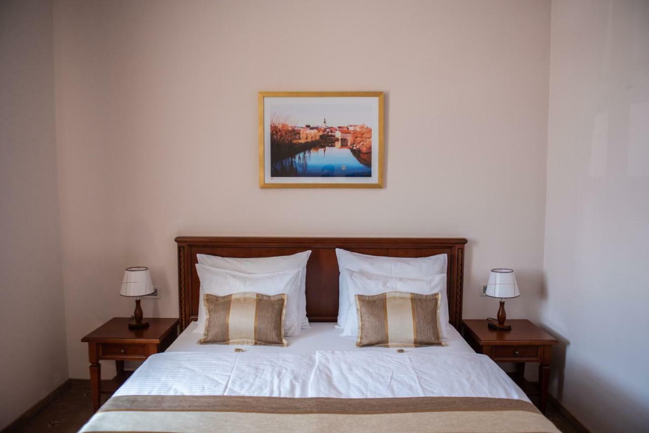 Hotel Stara Lika Gospić Екстериор снимка